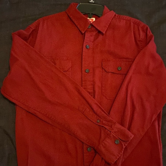 Button up shit - Picture 1 of 3